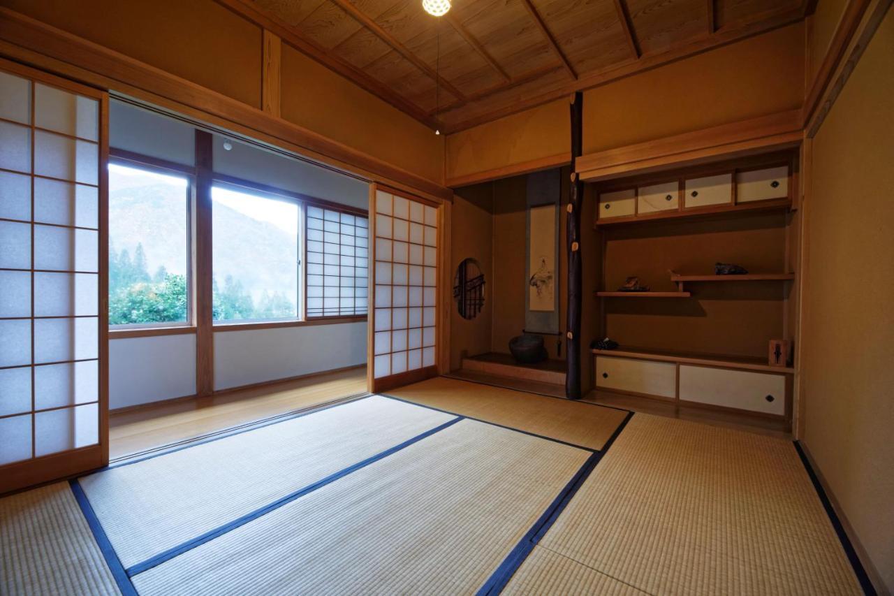 Guest House Takazuri-Kita Nanto Ngoại thất bức ảnh
